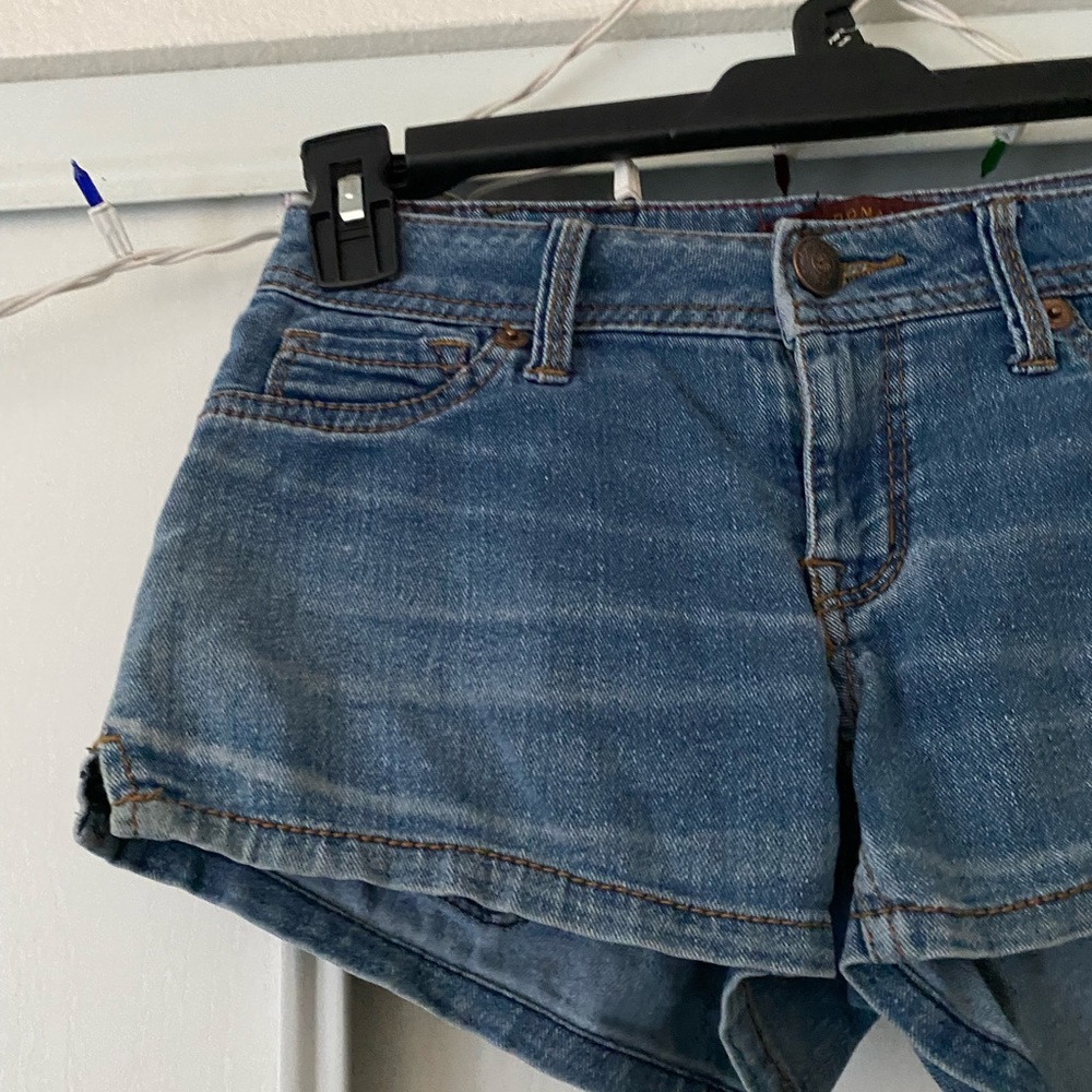 Shorts - Picture 2 of 4